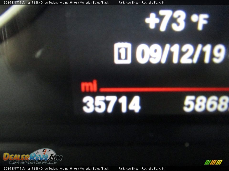 2016 BMW 5 Series 528i xDrive Sedan Alpine White / Venetian Beige/Black Photo #22