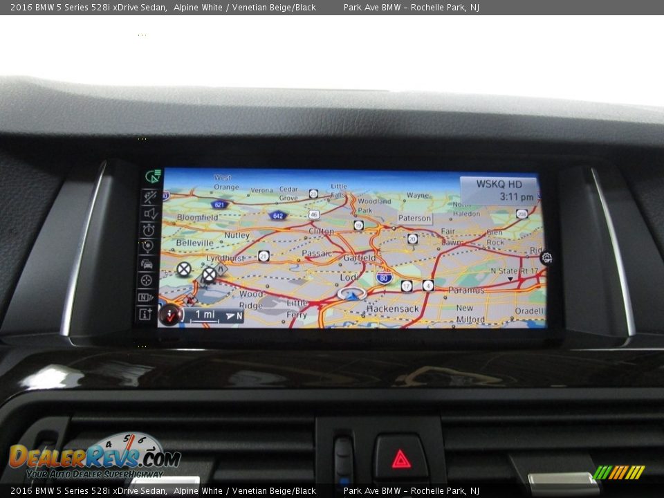 2016 BMW 5 Series 528i xDrive Sedan Alpine White / Venetian Beige/Black Photo #23