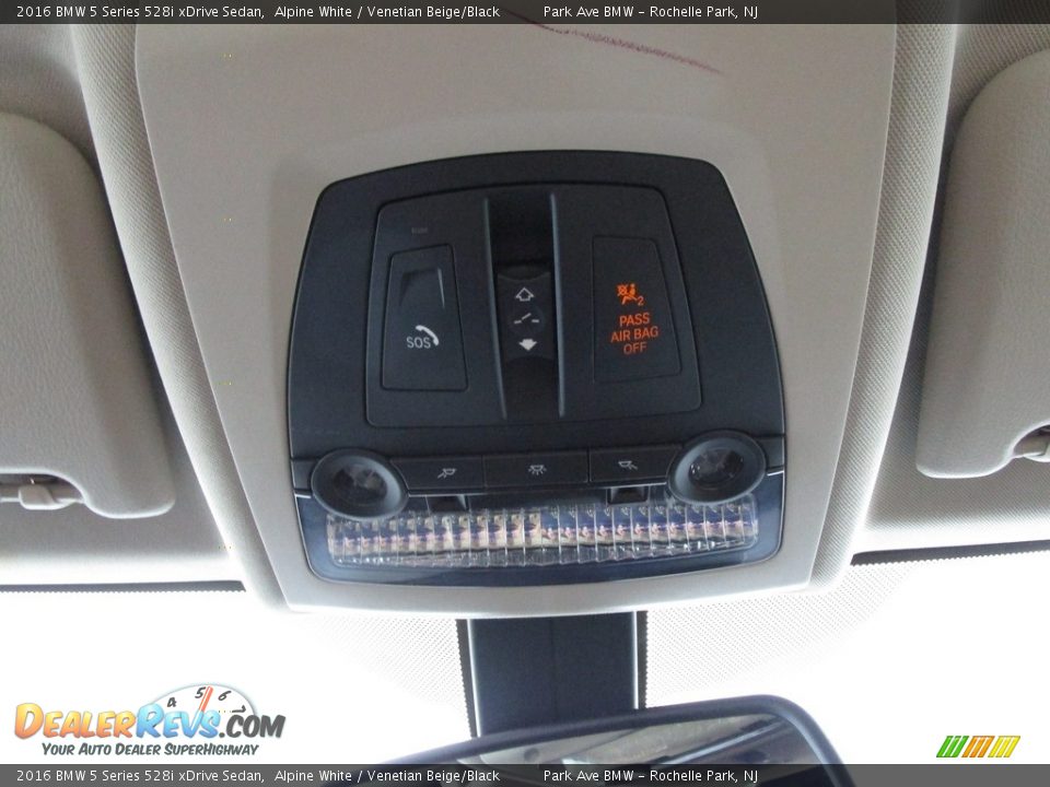 2016 BMW 5 Series 528i xDrive Sedan Alpine White / Venetian Beige/Black Photo #25