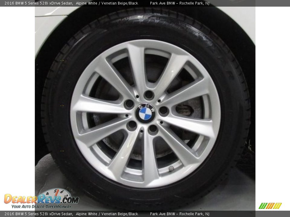 2016 BMW 5 Series 528i xDrive Sedan Alpine White / Venetian Beige/Black Photo #27