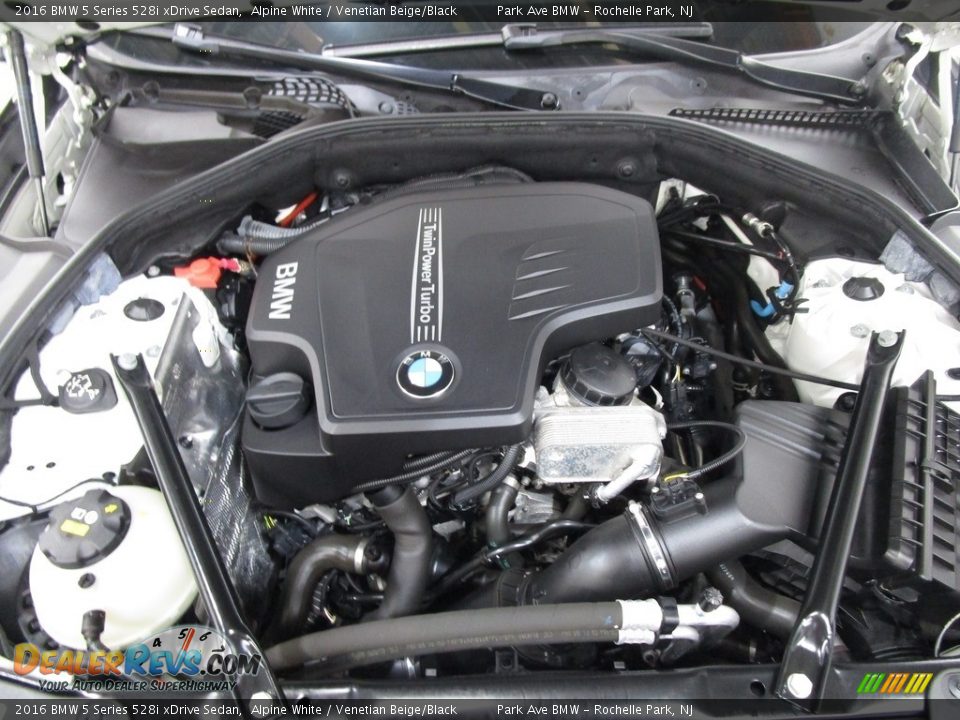 2016 BMW 5 Series 528i xDrive Sedan Alpine White / Venetian Beige/Black Photo #28