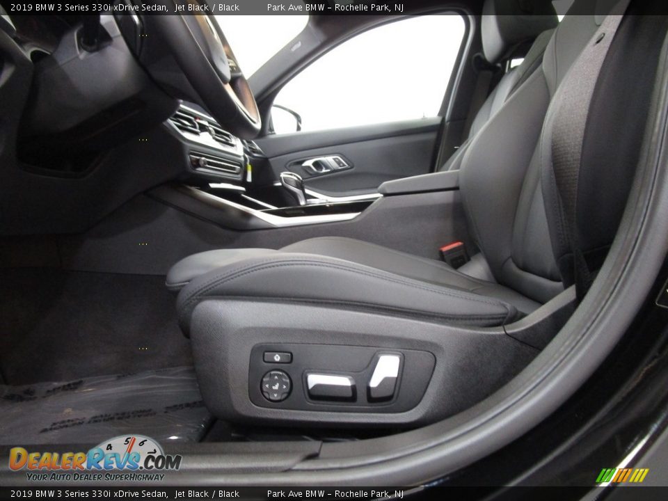 2019 BMW 3 Series 330i xDrive Sedan Jet Black / Black Photo #10