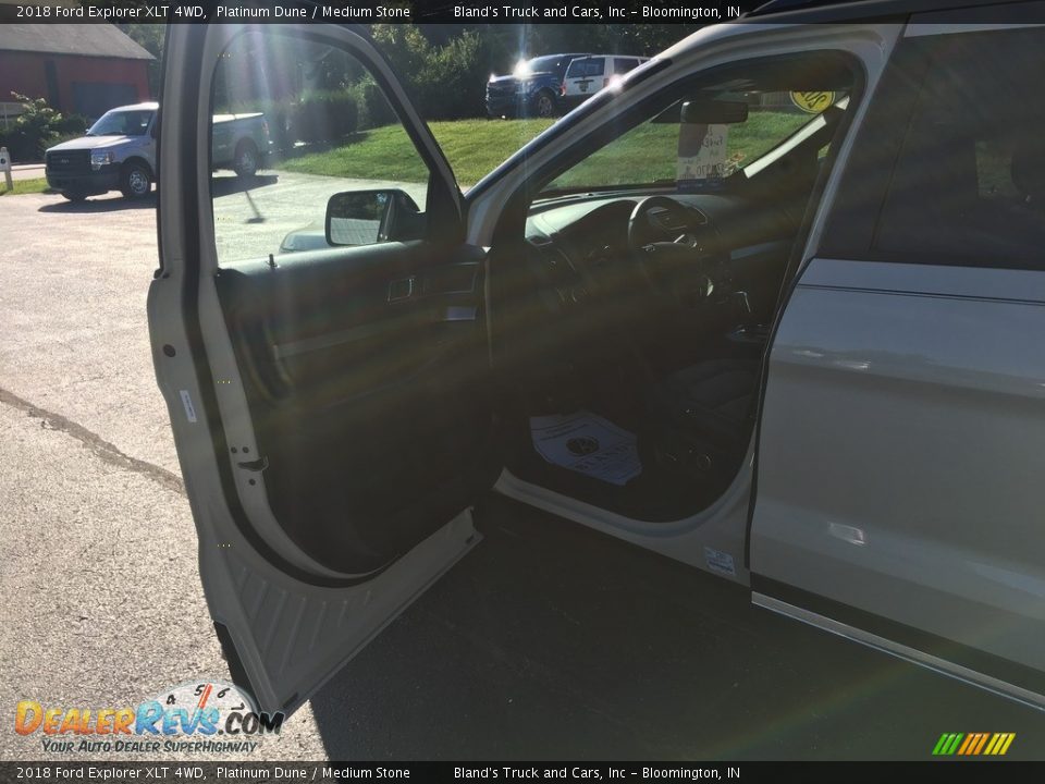 2018 Ford Explorer XLT 4WD Platinum Dune / Medium Stone Photo #11