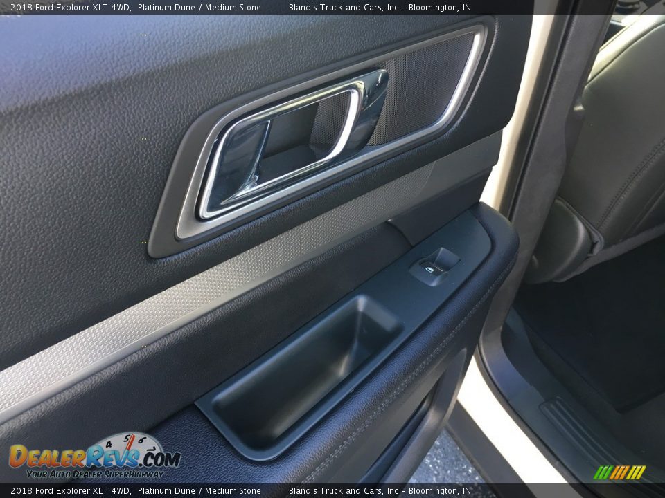 2018 Ford Explorer XLT 4WD Platinum Dune / Medium Stone Photo #31
