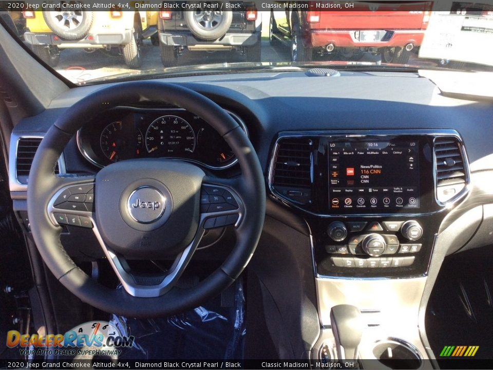 2020 Jeep Grand Cherokee Altitude 4x4 Diamond Black Crystal Pearl / Black Photo #3