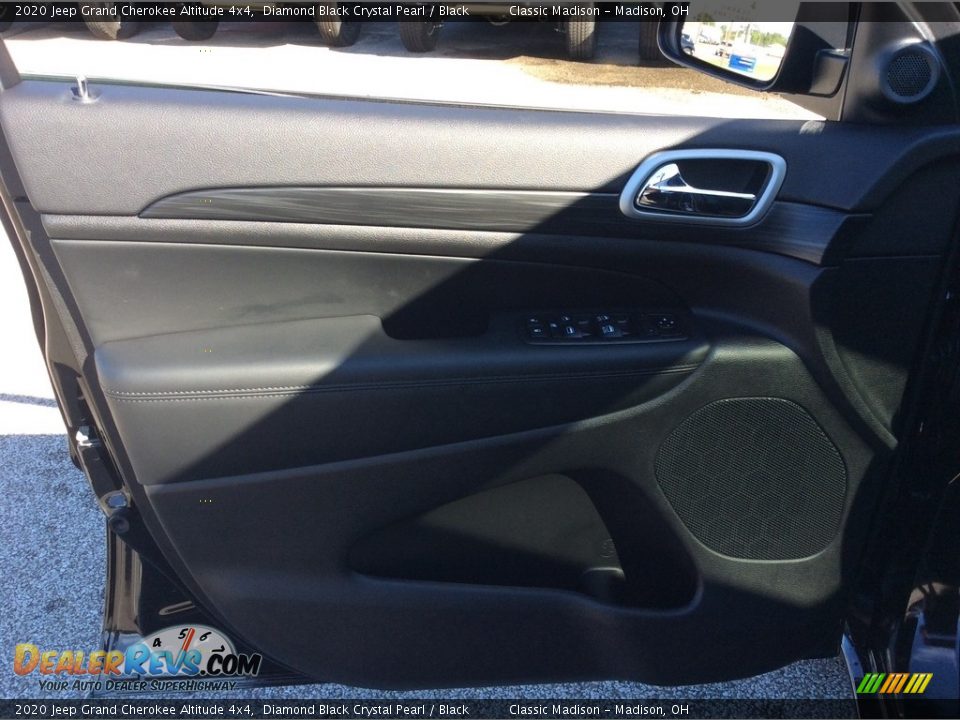 2020 Jeep Grand Cherokee Altitude 4x4 Diamond Black Crystal Pearl / Black Photo #10