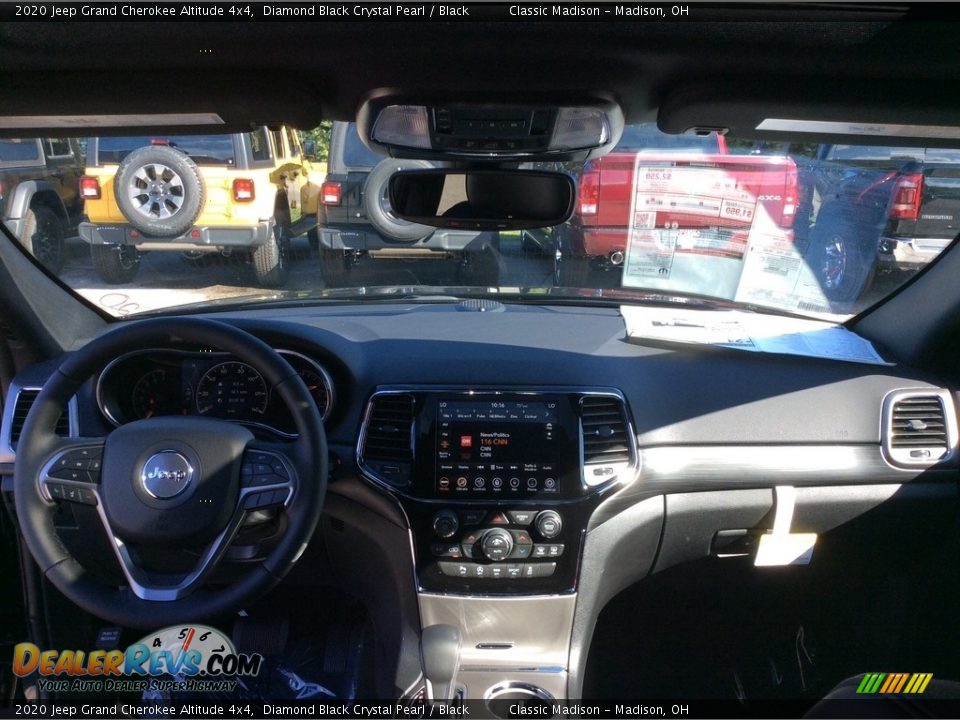 2020 Jeep Grand Cherokee Altitude 4x4 Diamond Black Crystal Pearl / Black Photo #13