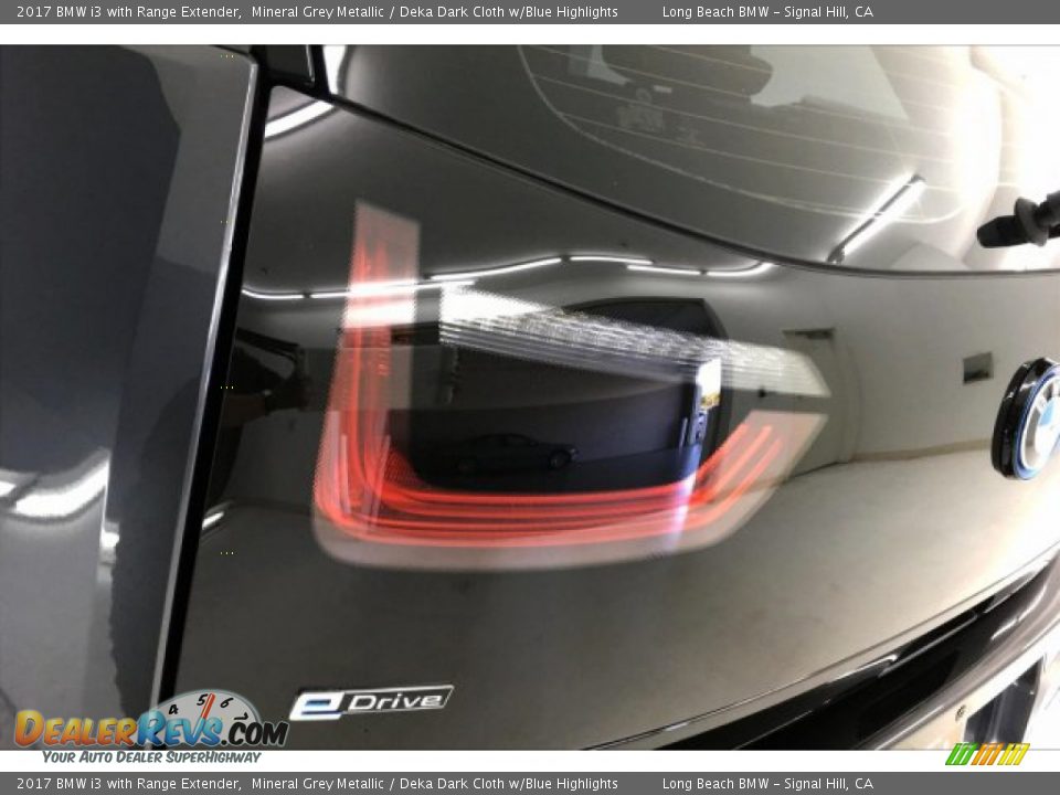 2017 BMW i3 with Range Extender Mineral Grey Metallic / Deka Dark Cloth w/Blue Highlights Photo #22