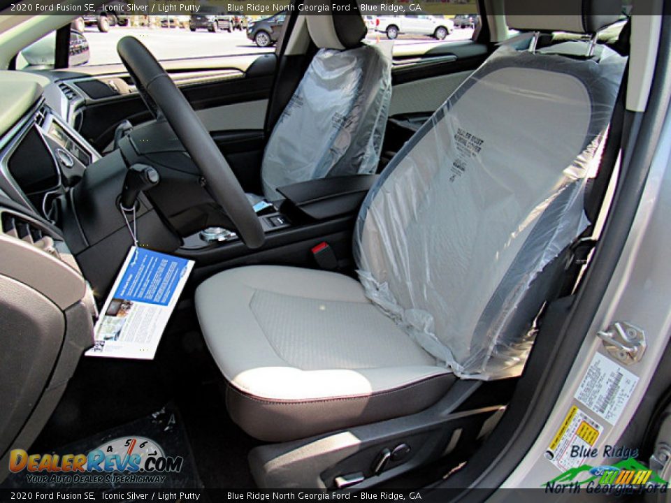 2020 Ford Fusion SE Iconic Silver / Light Putty Photo #10