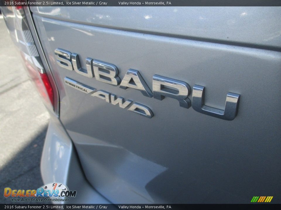 2016 Subaru Forester 2.5i Limited Ice Silver Metallic / Gray Photo #5