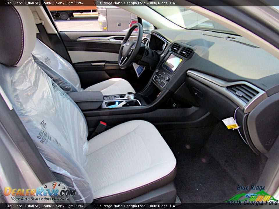 2020 Ford Fusion SE Iconic Silver / Light Putty Photo #28