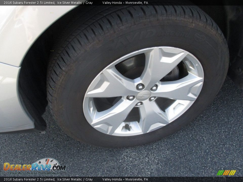 2016 Subaru Forester 2.5i Limited Ice Silver Metallic / Gray Photo #9