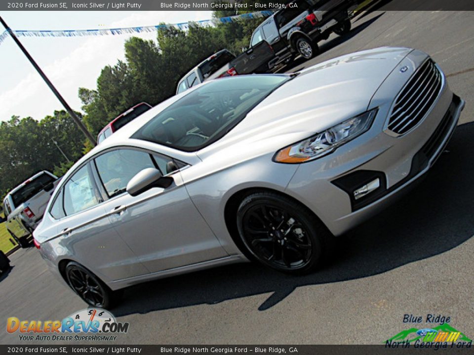 2020 Ford Fusion SE Iconic Silver / Light Putty Photo #31