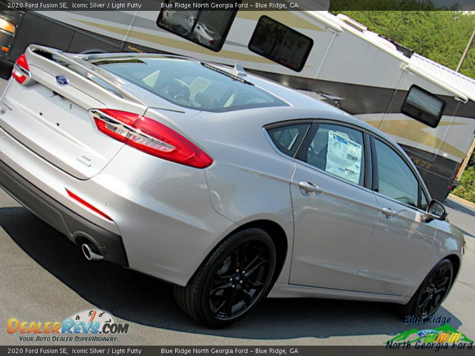 2020 Ford Fusion SE Iconic Silver / Light Putty Photo #32