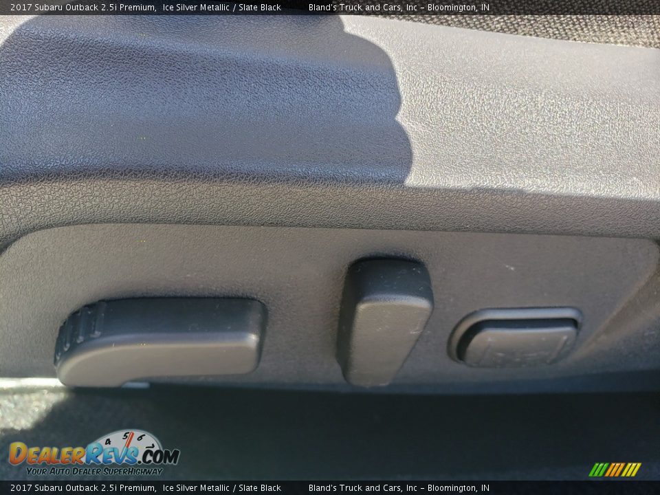 2017 Subaru Outback 2.5i Premium Ice Silver Metallic / Slate Black Photo #7