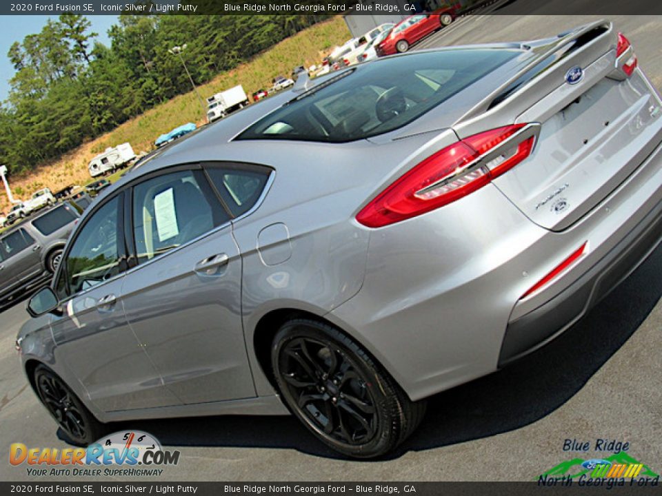 2020 Ford Fusion SE Iconic Silver / Light Putty Photo #33