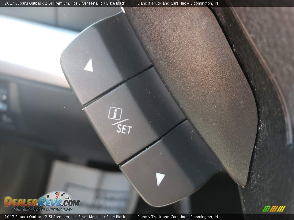 2017 Subaru Outback 2.5i Premium Ice Silver Metallic / Slate Black Photo #14