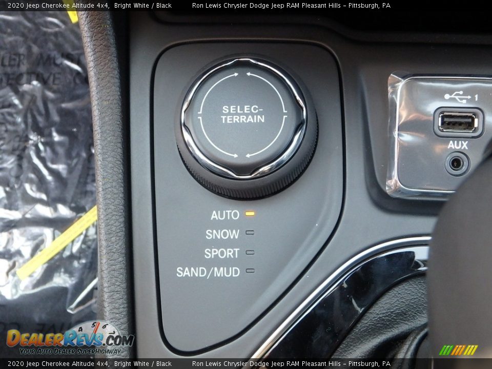 2020 Jeep Cherokee Altitude 4x4 Bright White / Black Photo #20