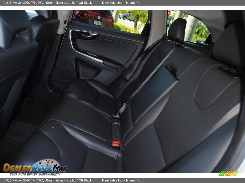 2015 Volvo XC60 T6 AWD Bright Silver Metallic / Off Black Photo #11