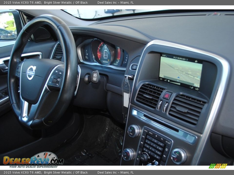 2015 Volvo XC60 T6 AWD Bright Silver Metallic / Off Black Photo #16