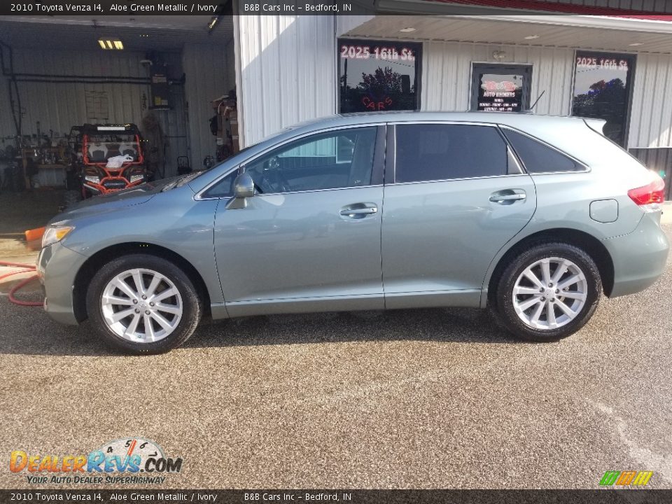 2010 Toyota Venza I4 Aloe Green Metallic / Ivory Photo #2