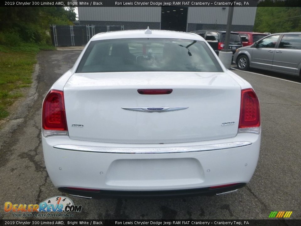 2019 Chrysler 300 Limited AWD Bright White / Black Photo #4