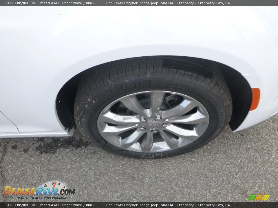 2019 Chrysler 300 Limited AWD Bright White / Black Photo #9