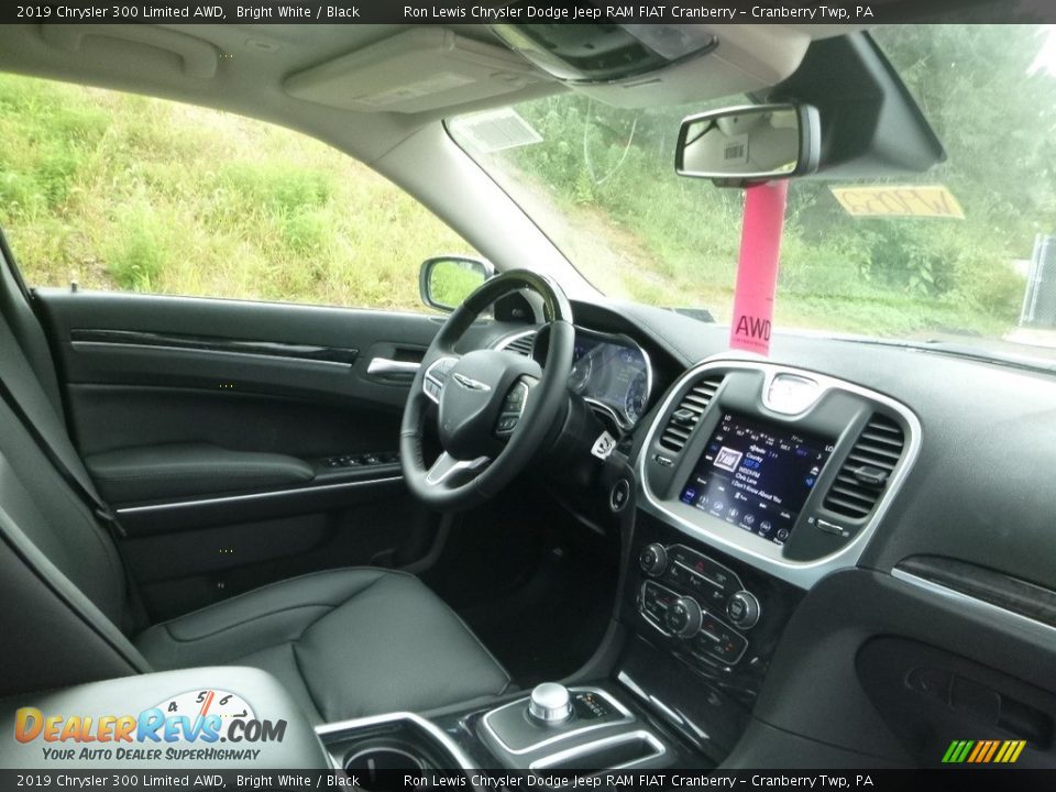 2019 Chrysler 300 Limited AWD Bright White / Black Photo #11