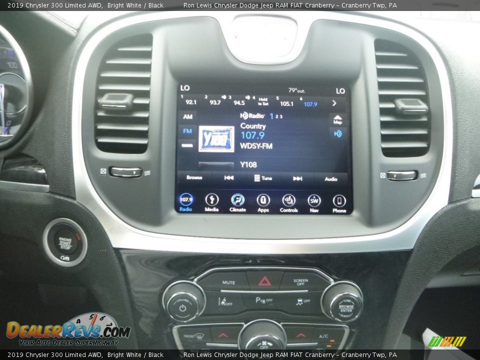 2019 Chrysler 300 Limited AWD Bright White / Black Photo #17