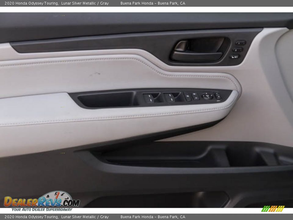 2020 Honda Odyssey Touring Lunar Silver Metallic / Gray Photo #6