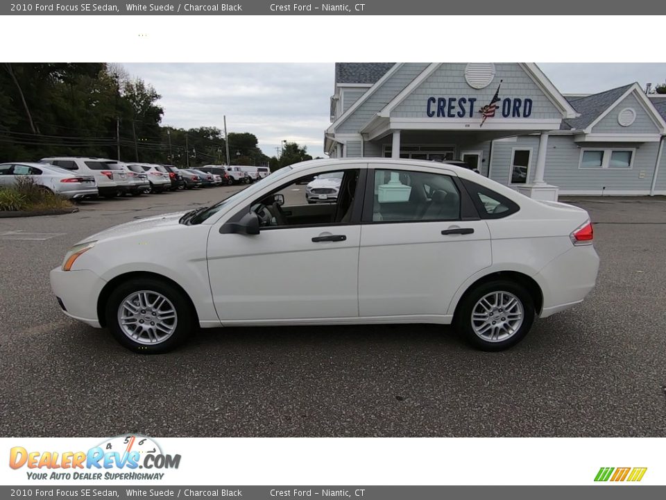 2010 Ford Focus SE Sedan White Suede / Charcoal Black Photo #4