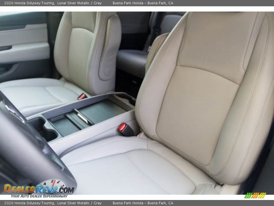 2020 Honda Odyssey Touring Lunar Silver Metallic / Gray Photo #9