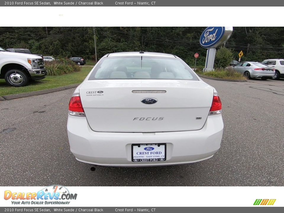 2010 Ford Focus SE Sedan White Suede / Charcoal Black Photo #6