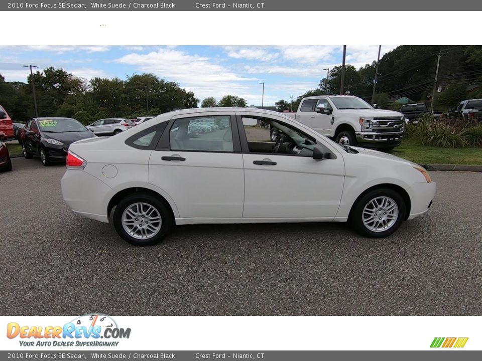 2010 Ford Focus SE Sedan White Suede / Charcoal Black Photo #8