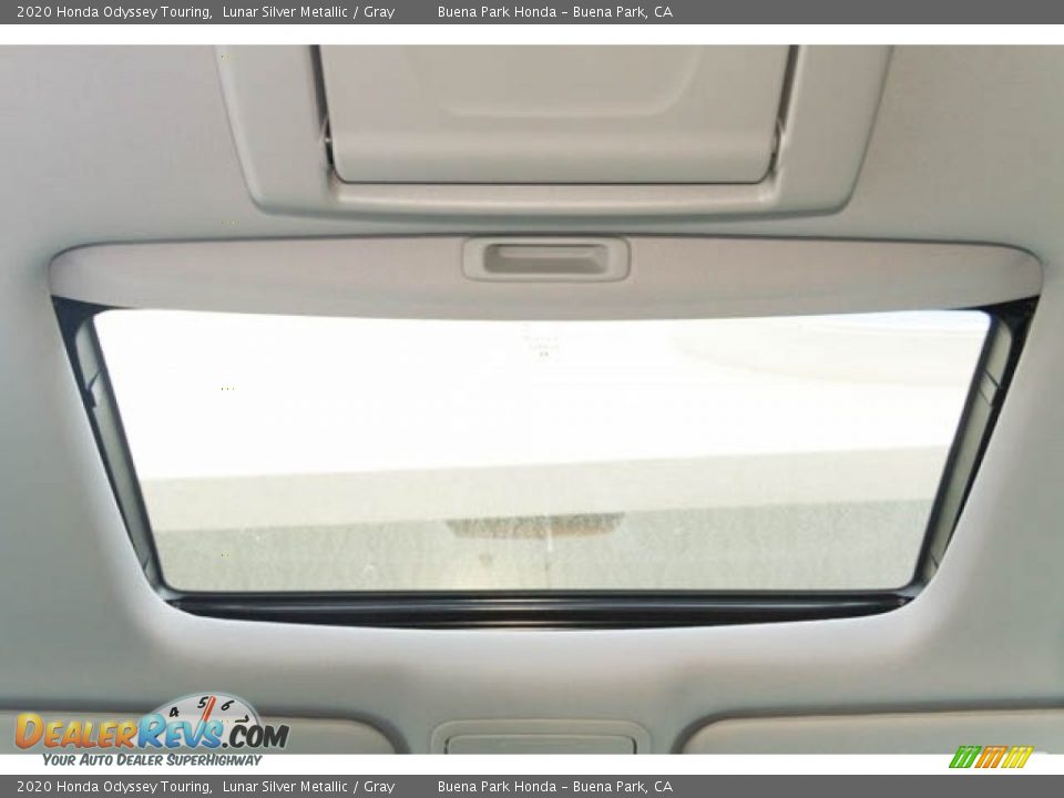 2020 Honda Odyssey Touring Lunar Silver Metallic / Gray Photo #14