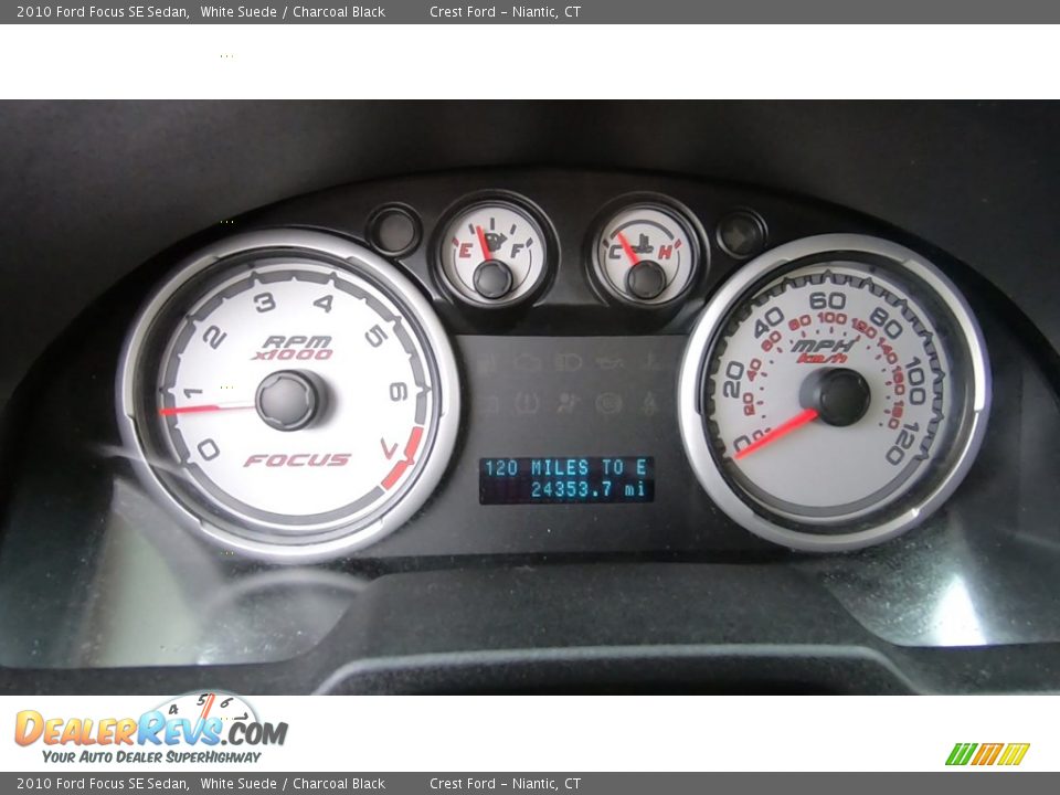 2010 Ford Focus SE Sedan White Suede / Charcoal Black Photo #14