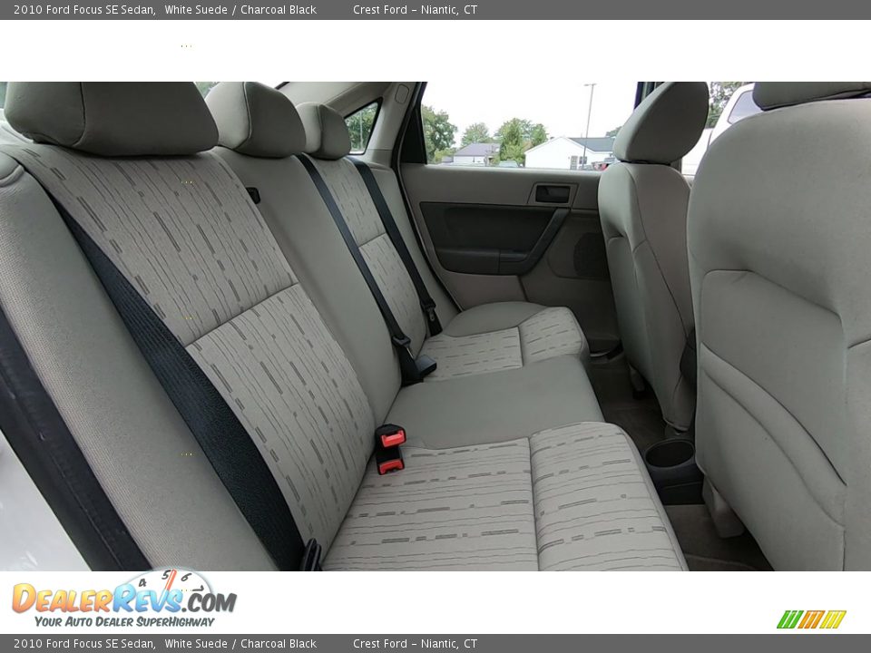 2010 Ford Focus SE Sedan White Suede / Charcoal Black Photo #23