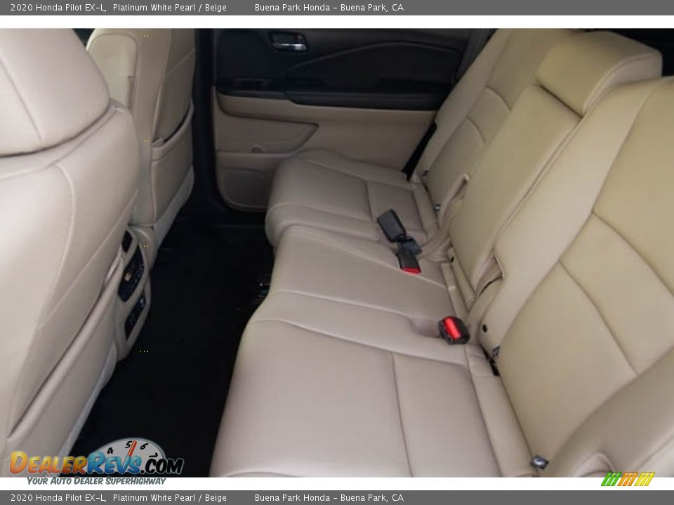 2020 Honda Pilot EX-L Platinum White Pearl / Beige Photo #17