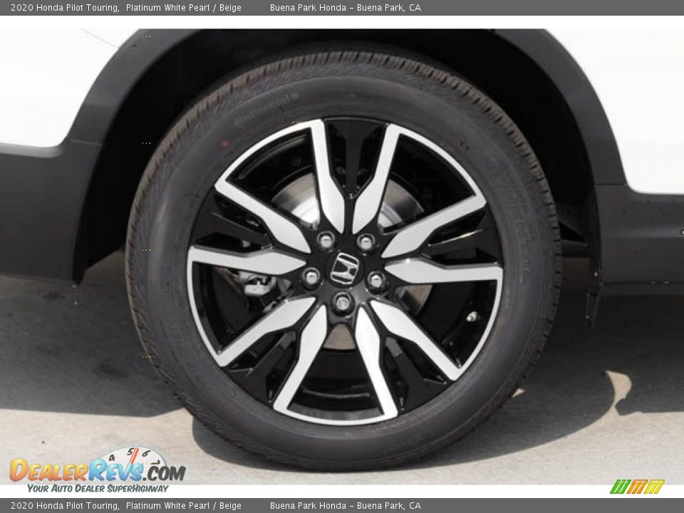 2020 Honda Pilot Touring Platinum White Pearl / Beige Photo #11