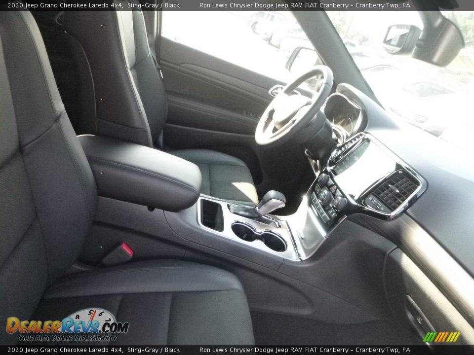 2020 Jeep Grand Cherokee Laredo 4x4 Sting-Gray / Black Photo #10