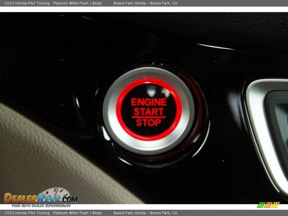 2020 Honda Pilot Touring Platinum White Pearl / Beige Photo #23
