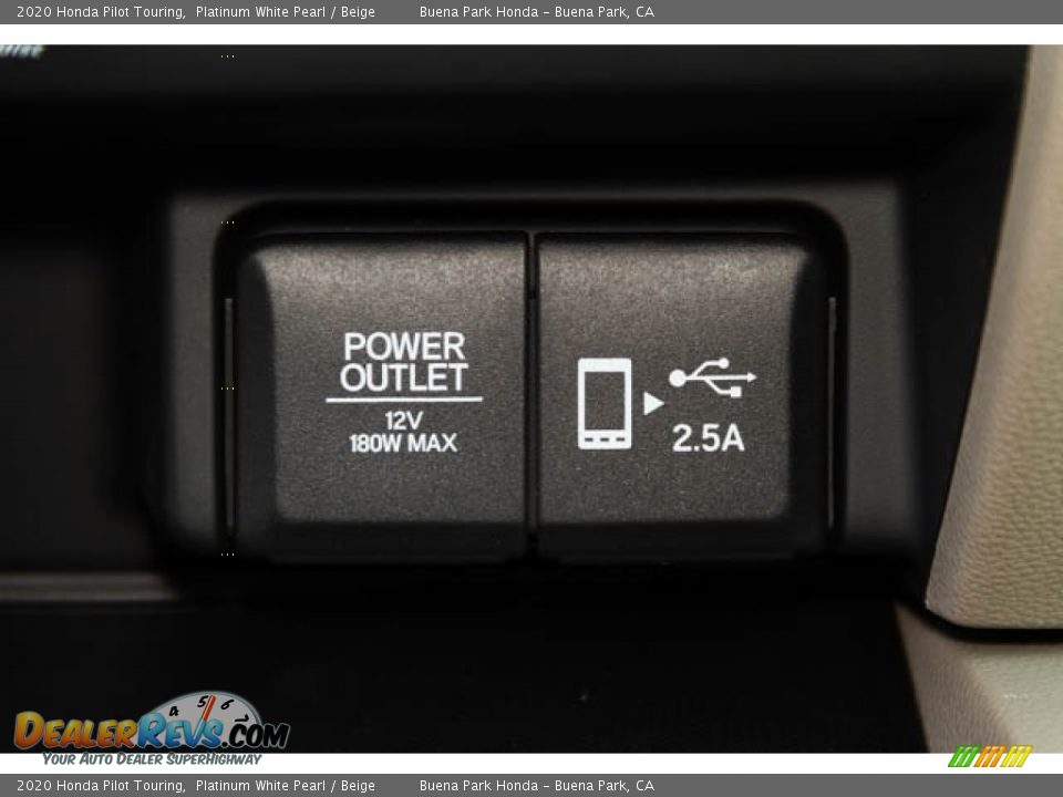 2020 Honda Pilot Touring Platinum White Pearl / Beige Photo #24