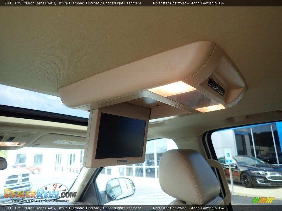 2011 GMC Yukon Denali AWD White Diamond Tintcoat / Cocoa/Light Cashmere Photo #21