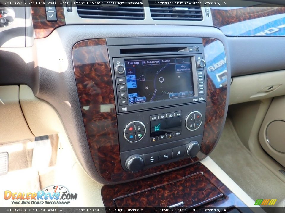 2011 GMC Yukon Denali AWD White Diamond Tintcoat / Cocoa/Light Cashmere Photo #27