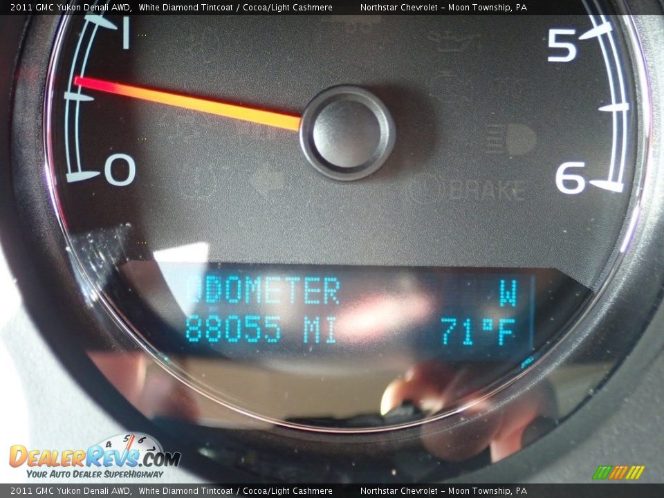 2011 GMC Yukon Denali AWD White Diamond Tintcoat / Cocoa/Light Cashmere Photo #29