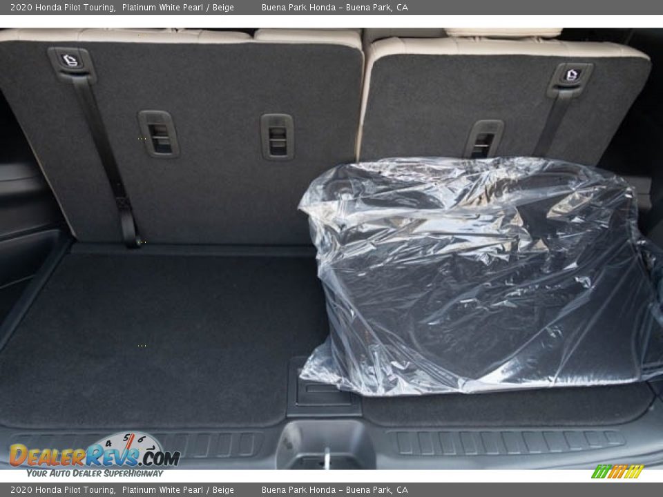 2020 Honda Pilot Touring Platinum White Pearl / Beige Photo #30