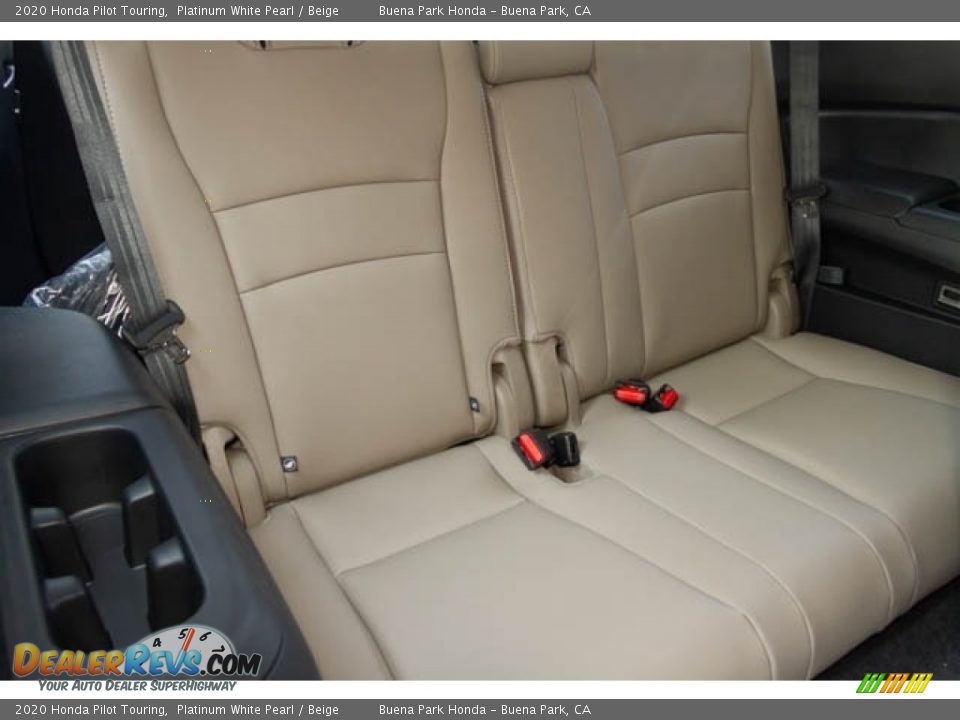2020 Honda Pilot Touring Platinum White Pearl / Beige Photo #31