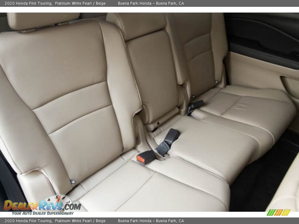 2020 Honda Pilot Touring Platinum White Pearl / Beige Photo #33