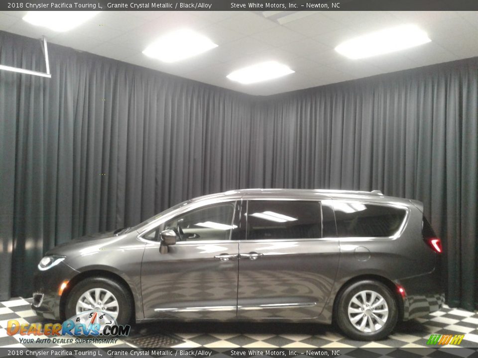2018 Chrysler Pacifica Touring L Granite Crystal Metallic / Black/Alloy Photo #1
