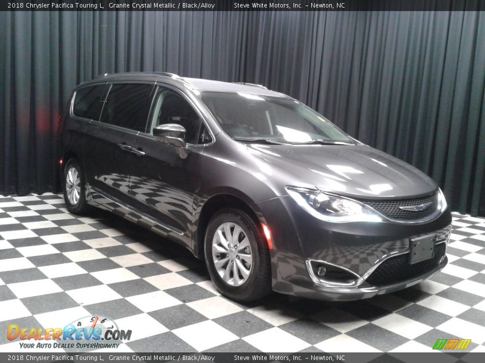 2018 Chrysler Pacifica Touring L Granite Crystal Metallic / Black/Alloy Photo #4